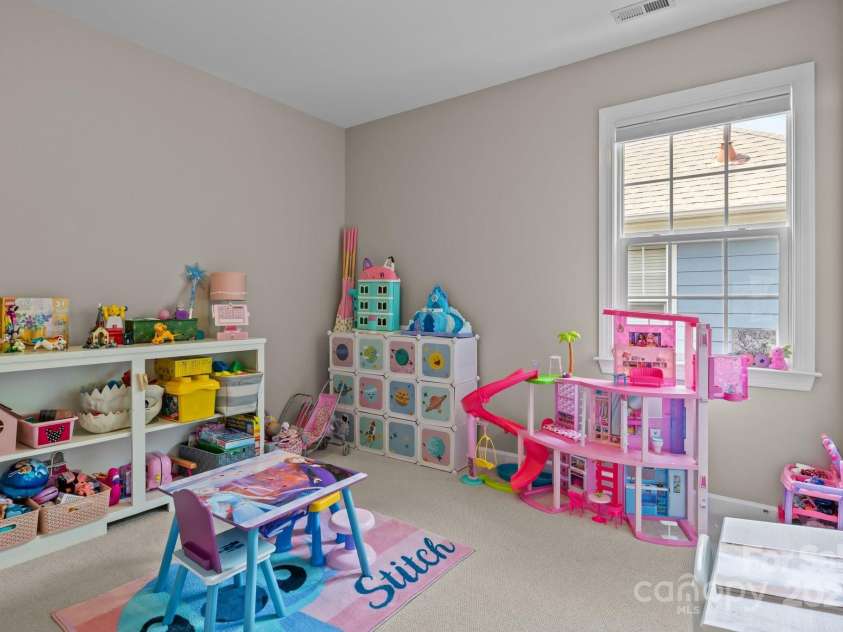 9412 Rosalyn Glen Road, Cornelius, NC 28031.  MLS# CAR4268548, YatesRealty ID 23086. Playroom ,office, flex room?