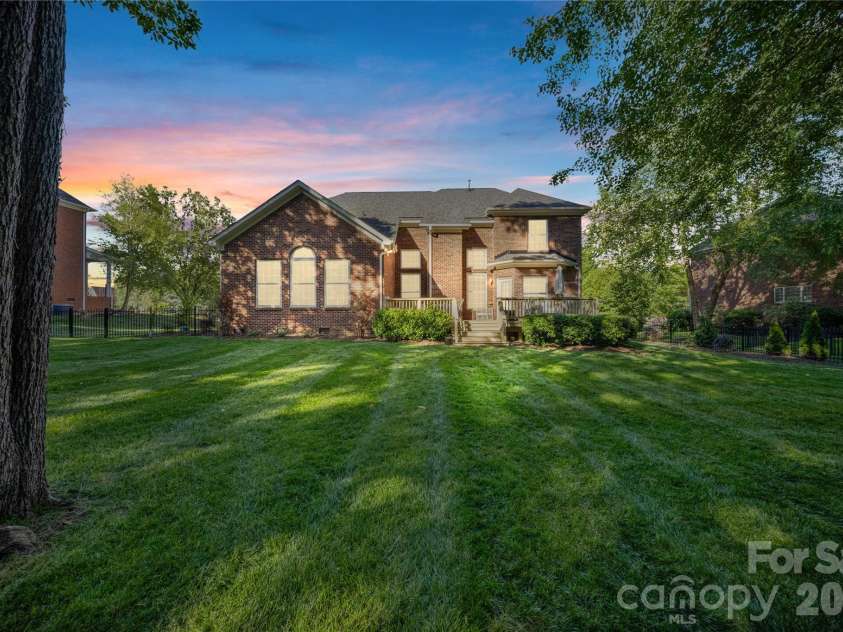 1234 Dobson Drive, Waxhaw, NC 28173.  MLS# CAR4381136, YatesRealty ID 23087. 