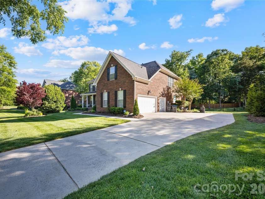 1234 Dobson Drive, Waxhaw, NC 28173.  MLS# CAR4381136, YatesRealty ID 23087. 