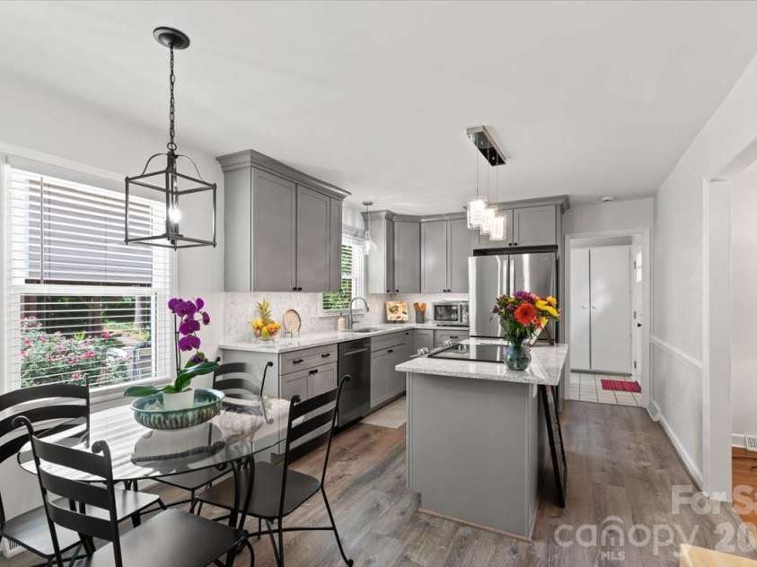 3741 Riverbend Road, Charlotte, NC 28210.  MLS# CAR4375377, YatesRealty ID 23088. 