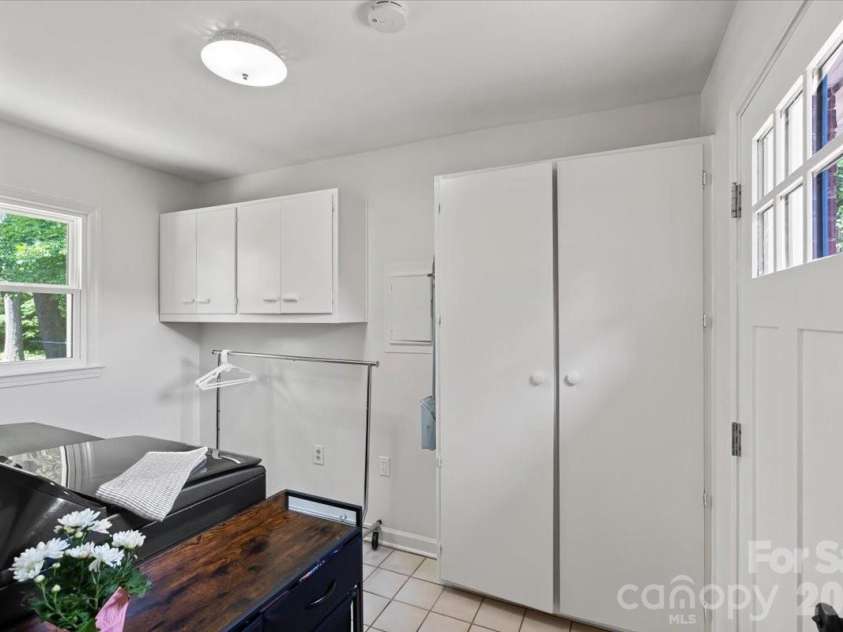 3741 Riverbend Road, Charlotte, NC 28210.  MLS# CAR4375377, YatesRealty ID 23088. 