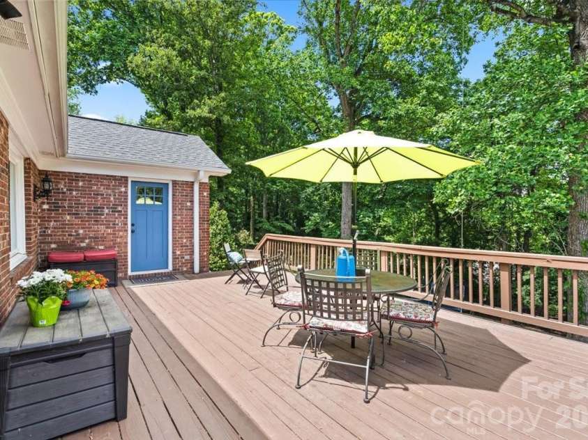 3741 Riverbend Road, Charlotte, NC 28210.  MLS# CAR4375377, YatesRealty ID 23088. 