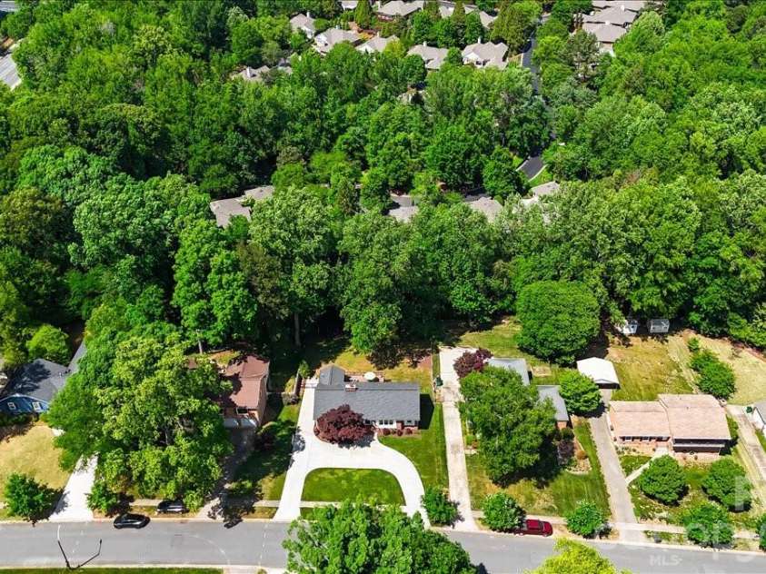 3741 Riverbend Road, Charlotte, NC 28210.  MLS# CAR4375377, YatesRealty ID 23088. 