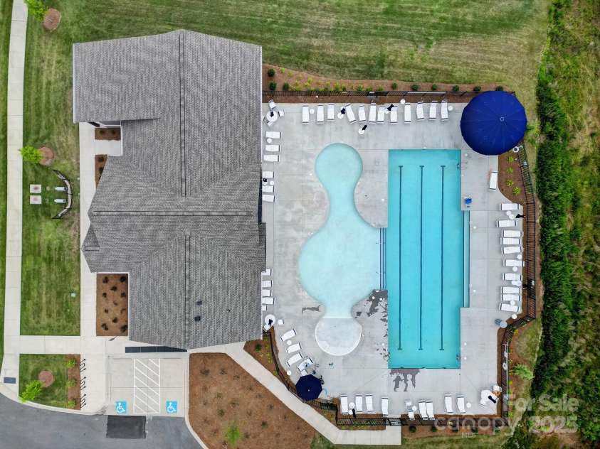 300 Kennerly Center Drive, Mooresville, NC 28115.  MLS# CAR4264019, YatesRealty ID 23089. Community Pool