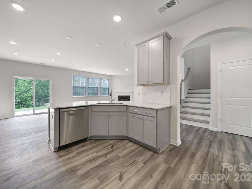 300 Kennerly Center Drive, Mooresville, NC 28115.  MLS# CAR4264019, YatesRealty ID 23089. Kitchen