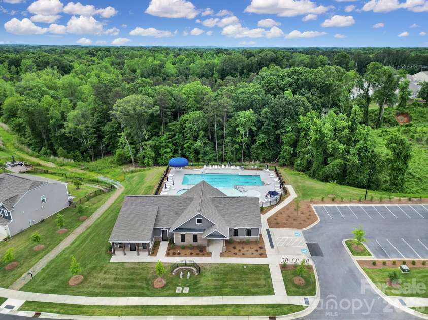 300 Kennerly Center Drive, Mooresville, NC 28115.  MLS# CAR4334795, YatesRealty ID 23089. Community Pool