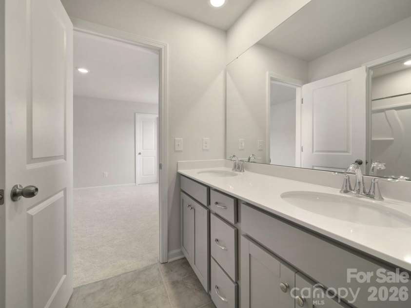 300 Kennerly Center Drive, Mooresville, NC 28115.  MLS# CAR4334795, YatesRealty ID 23089. Full Bathroom