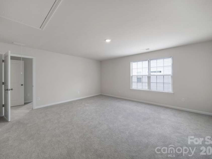 300 Kennerly Center Drive, Mooresville, NC 28115.  MLS# CAR4334795, YatesRealty ID 23089. Loft