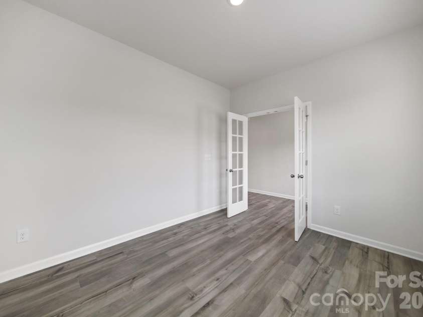 300 Kennerly Center Drive, Mooresville, NC 28115.  MLS# CAR4334795, YatesRealty ID 23089. Office