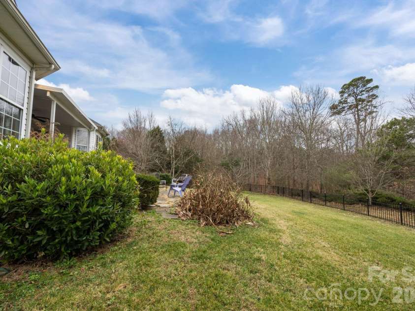 14724 Bridle Trace Lane, Pineville, NC 28134.  MLS# CAR4335197, YatesRealty ID 2309. 