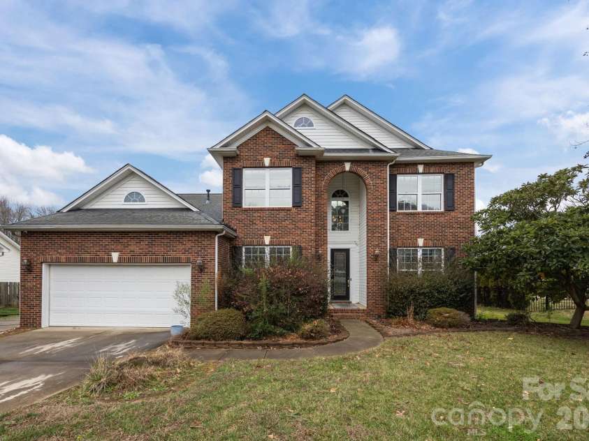 14724 Bridle Trace Lane, Pineville, NC 28134.  MLS# CAR4335197, YatesRealty ID 2309. 