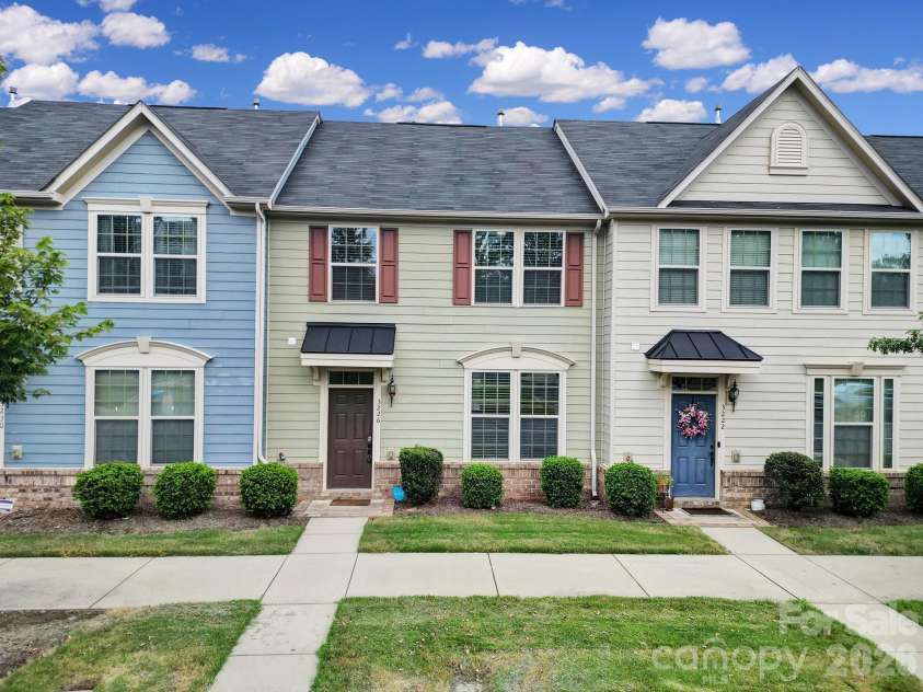 3226 Major Samuals Way, Charlotte, NC 28208.  MLS# CAR4293775, YatesRealty ID 2309. 