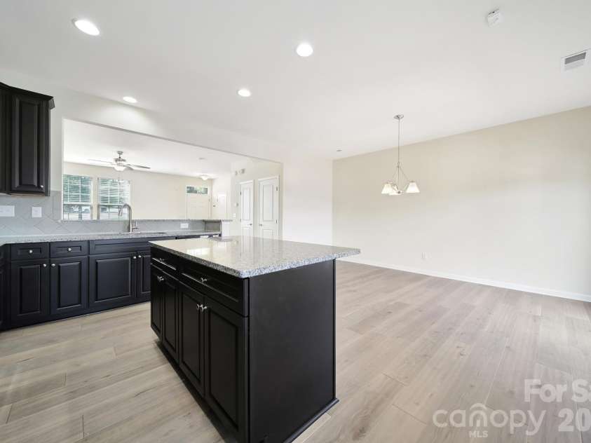 3226 Major Samuals Way, Charlotte, NC 28208.  MLS# CAR4293775, YatesRealty ID 2309. 