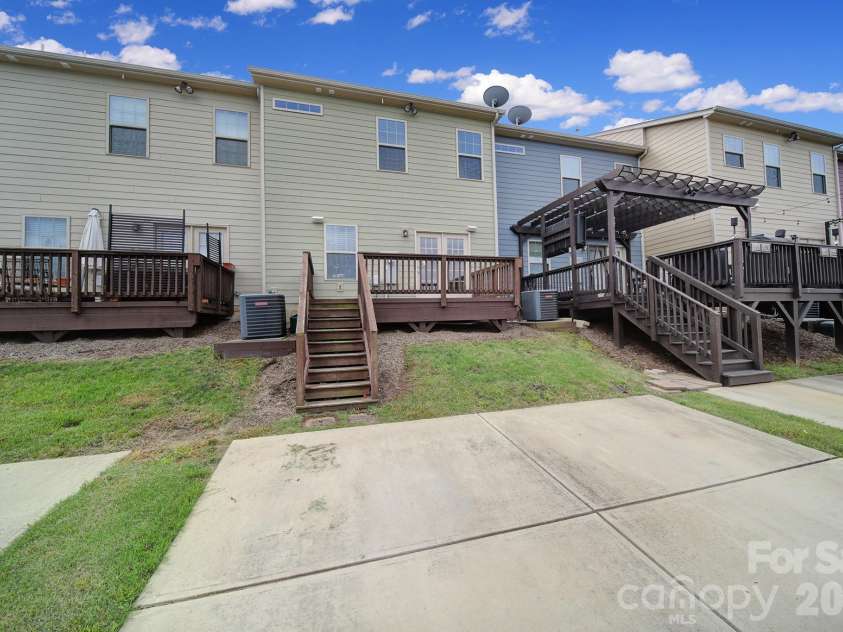 3226 Major Samuals Way, Charlotte, NC 28208.  MLS# CAR4293775, YatesRealty ID 2309. 