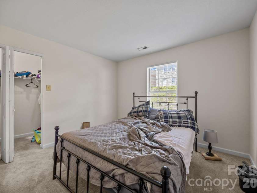 2621 Stream Bank Drive, Charlotte, NC 28269.  MLS# CAR4370879, YatesRealty ID 23090. 