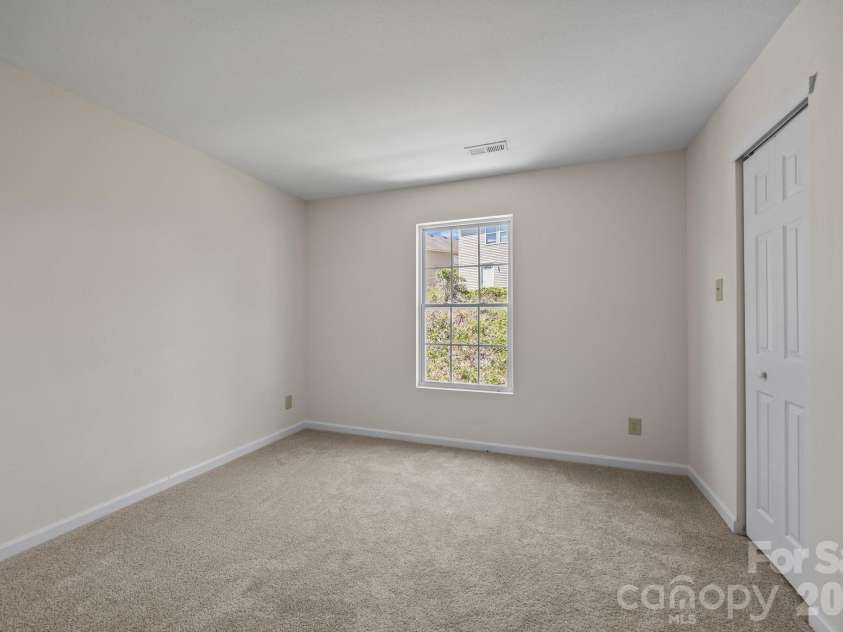 2621 Stream Bank Drive, Charlotte, NC 28269.  MLS# CAR4370879, YatesRealty ID 23090. 