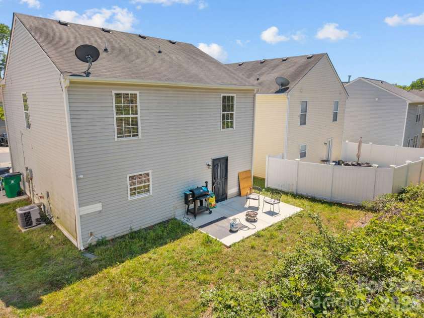 2621 Stream Bank Drive, Charlotte, NC 28269.  MLS# CAR4370879, YatesRealty ID 23090. 