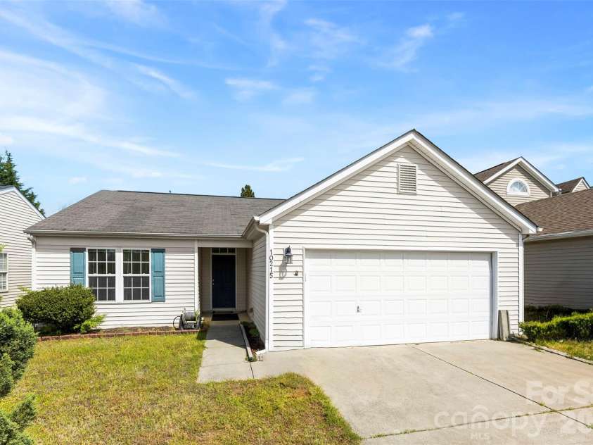 10215 Orchard Grass Court, Charlotte, NC 28278.  MLS# CAR4367883, YatesRealty ID 23091. 