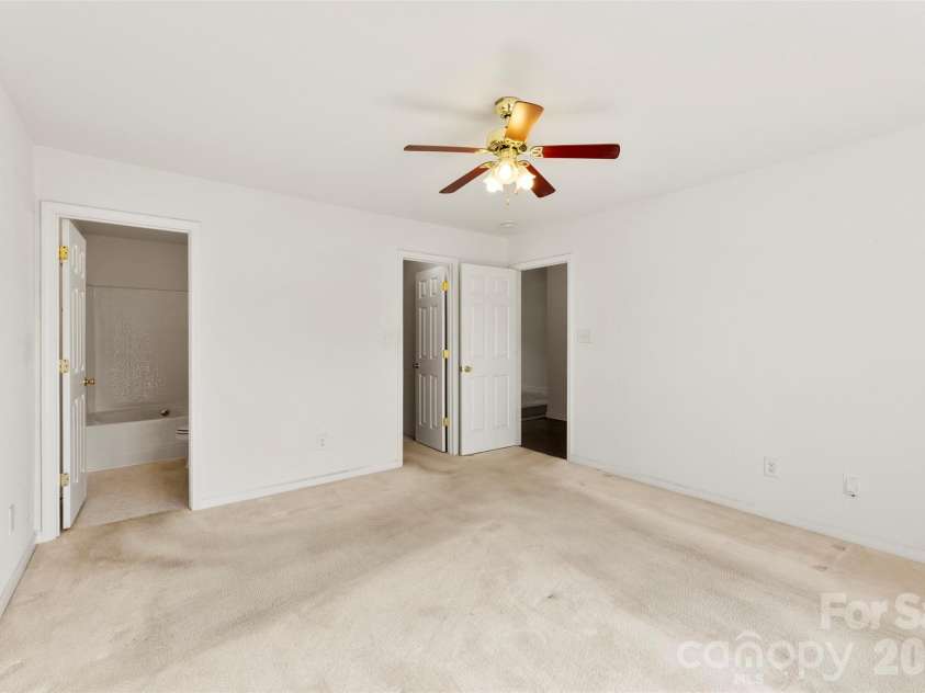 10215 Orchard Grass Court, Charlotte, NC 28278.  MLS# CAR4367883, YatesRealty ID 23091. 