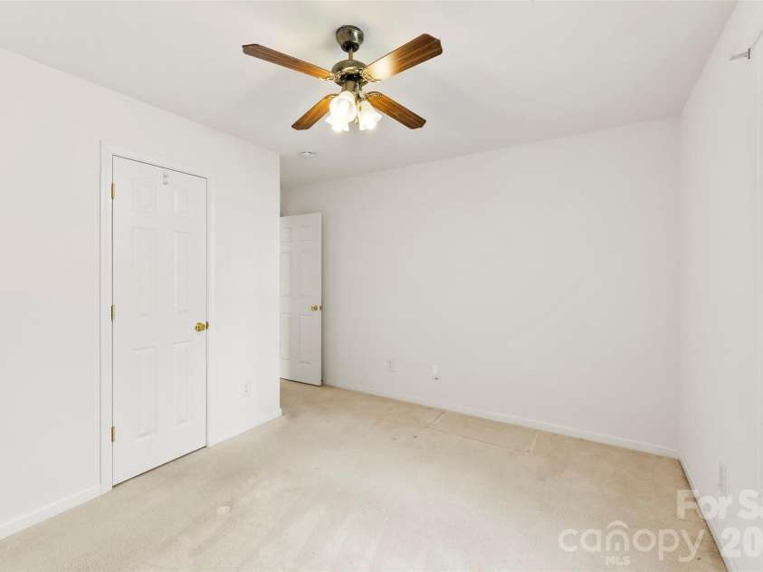 10215 Orchard Grass Court, Charlotte, NC 28278.  MLS# CAR4367883, YatesRealty ID 23091. 