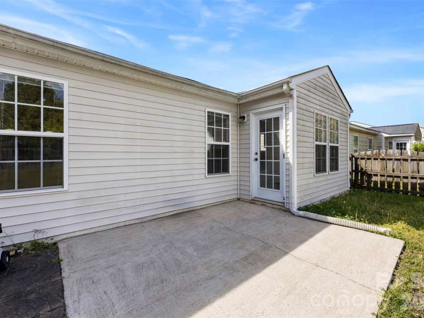 10215 Orchard Grass Court, Charlotte, NC 28278.  MLS# CAR4367883, YatesRealty ID 23091. 