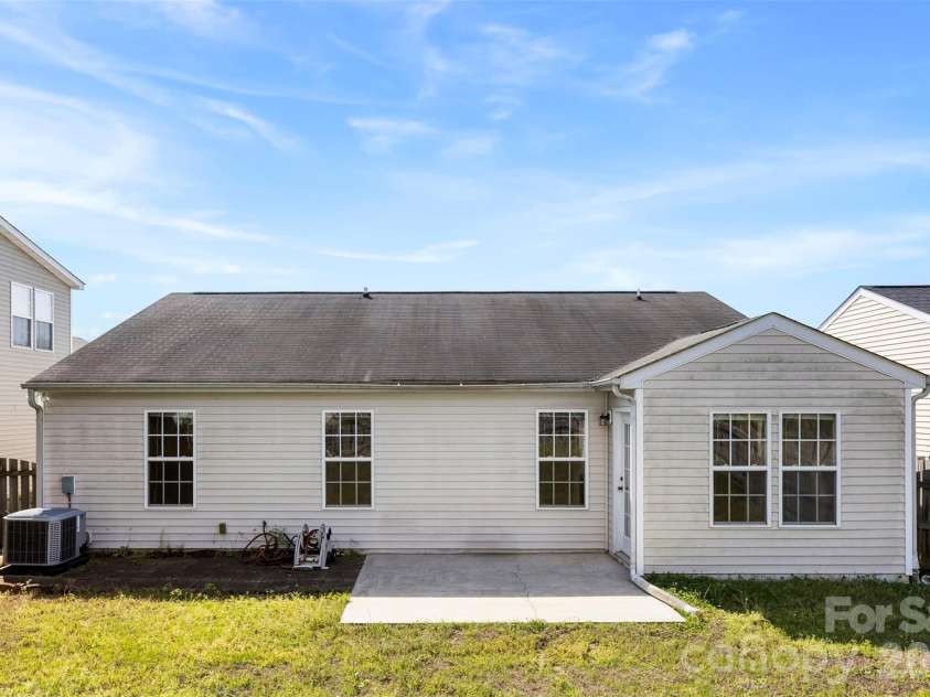 10215 Orchard Grass Court, Charlotte, NC 28278.  MLS# CAR4367883, YatesRealty ID 23091. 