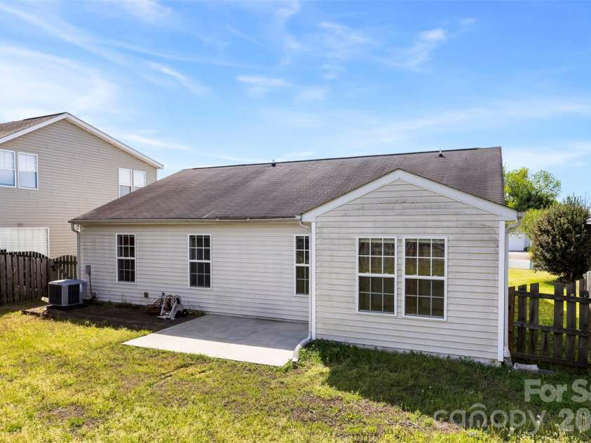 10215 Orchard Grass Court, Charlotte, NC 28278.  MLS# CAR4367883, YatesRealty ID 23091. 