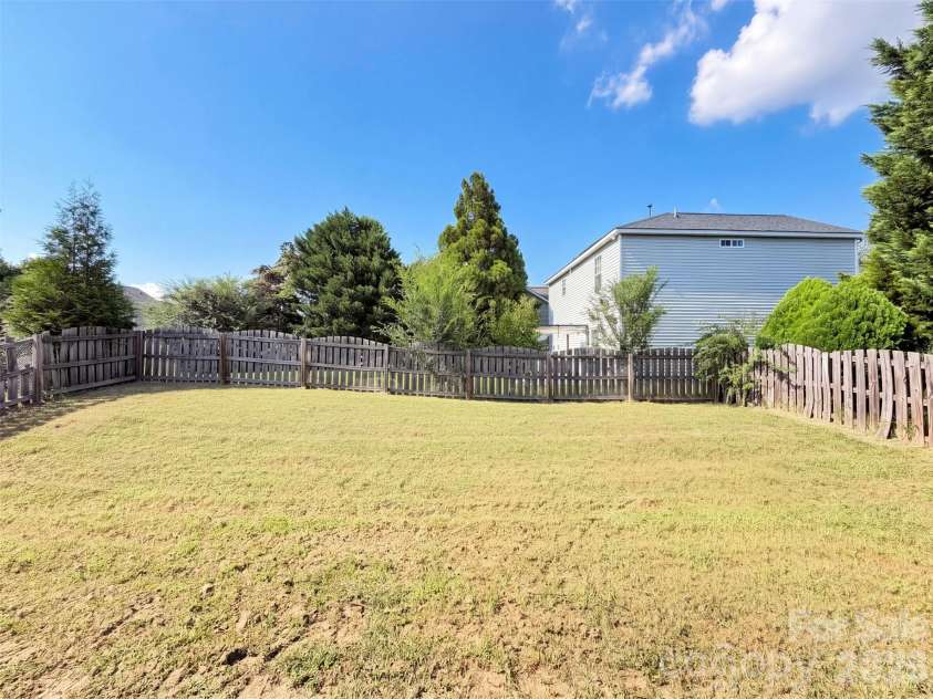 10215 Orchard Grass Court, Charlotte, NC 28278.  MLS# CAR4424054, YatesRealty ID 23091. 