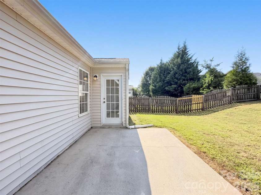 10215 Orchard Grass Court, Charlotte, NC 28278.  MLS# CAR4424054, YatesRealty ID 23091. 