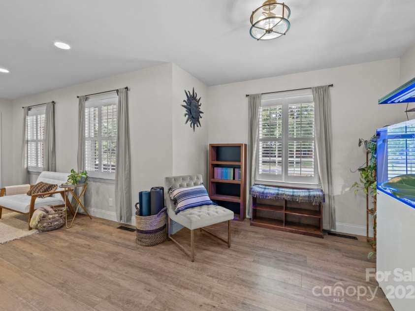 115 Fox Run Drive, Fort Mill, SC 29715.  MLS# CAR4273531, YatesRealty ID 23091. 