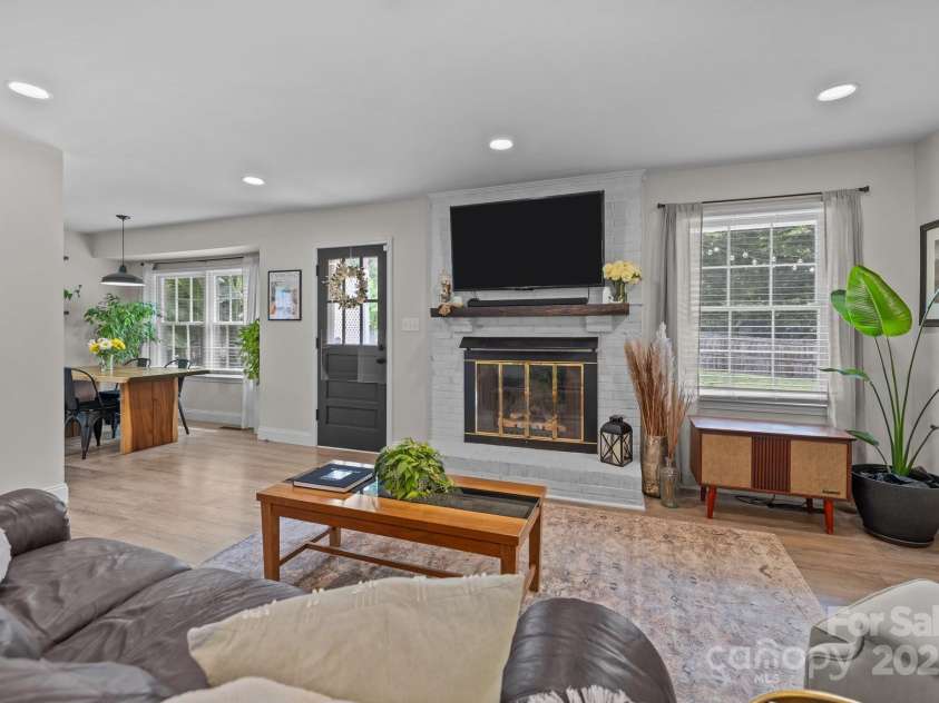 115 Fox Run Drive, Fort Mill, SC 29715.  MLS# CAR4273531, YatesRealty ID 23091. 