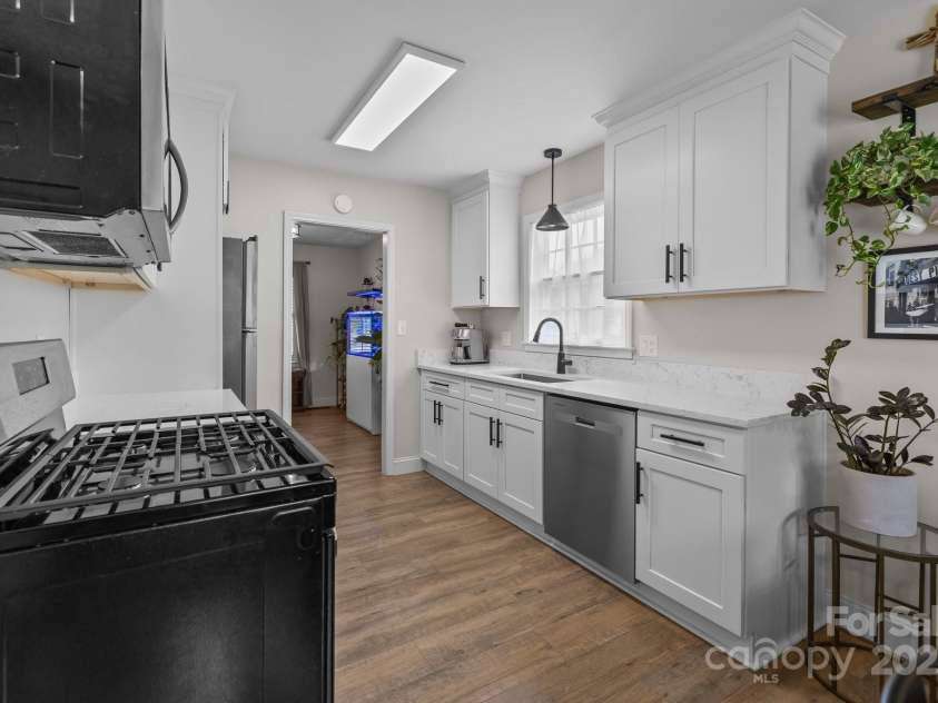 115 Fox Run Drive, Fort Mill, SC 29715.  MLS# CAR4273531, YatesRealty ID 23091. 