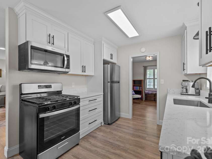 115 Fox Run Drive, Fort Mill, SC 29715.  MLS# CAR4273531, YatesRealty ID 23091. 