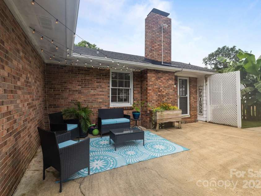 115 Fox Run Drive, Fort Mill, SC 29715.  MLS# CAR4273531, YatesRealty ID 23091. 