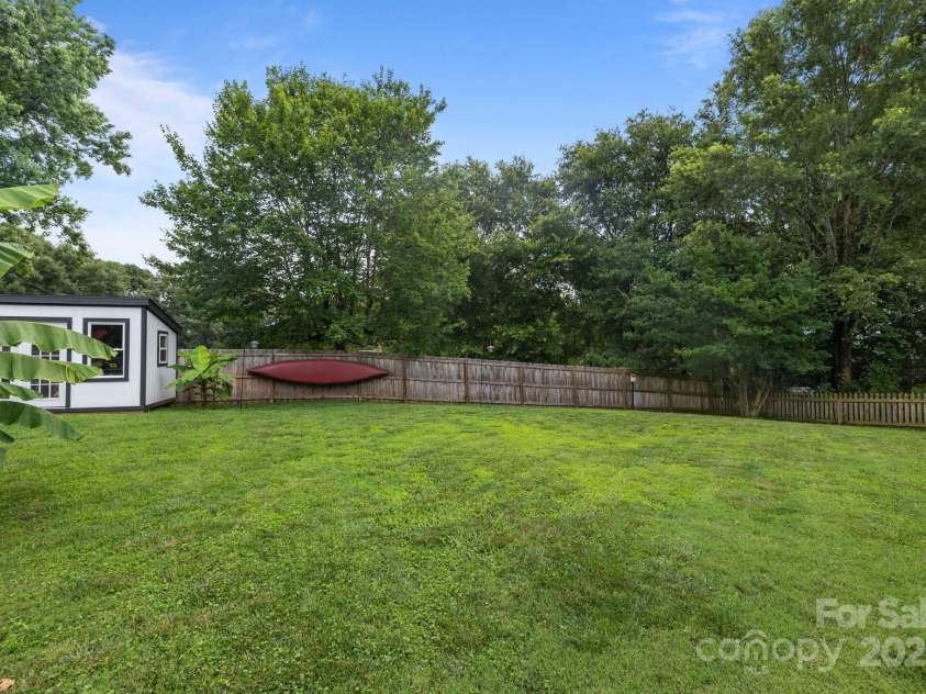 115 Fox Run Drive, Fort Mill, SC 29715.  MLS# CAR4273531, YatesRealty ID 23091. 