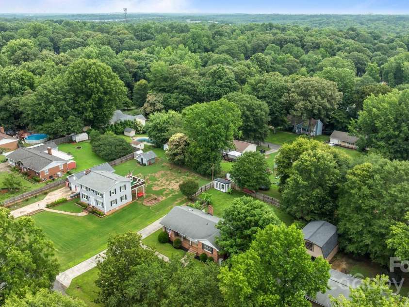 115 Fox Run Drive, Fort Mill, SC 29715.  MLS# CAR4273531, YatesRealty ID 23091. 