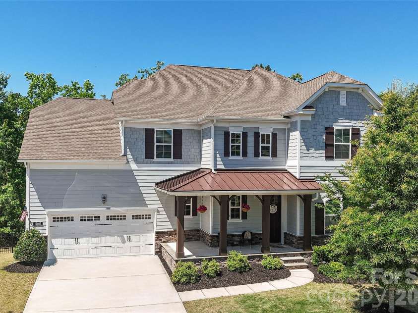 17403 Saranita Lane, Charlotte, NC 28278.  MLS# CAR4380984, YatesRealty ID 23092. 
