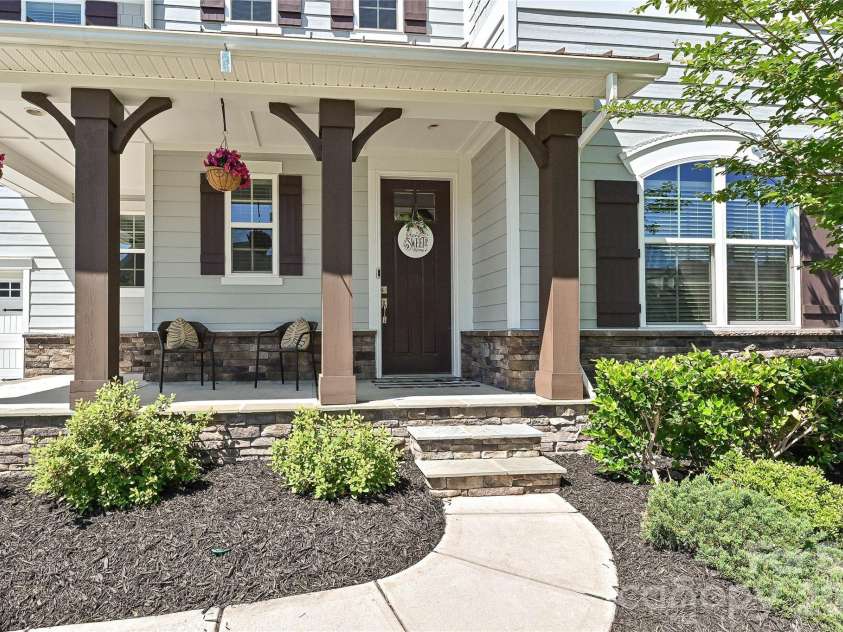 17403 Saranita Lane, Charlotte, NC 28278.  MLS# CAR4380984, YatesRealty ID 23092. 