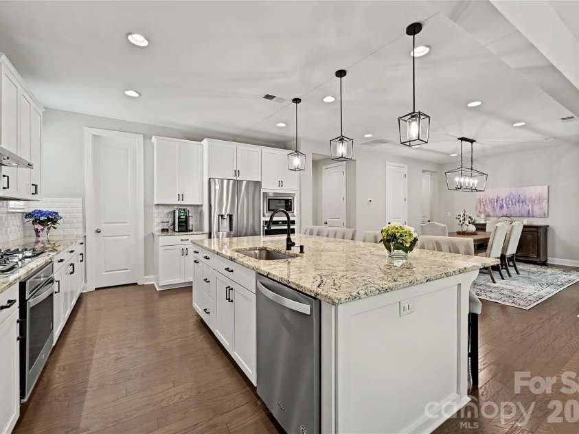 17403 Saranita Lane, Charlotte, NC 28278.  MLS# CAR4380984, YatesRealty ID 23092. 