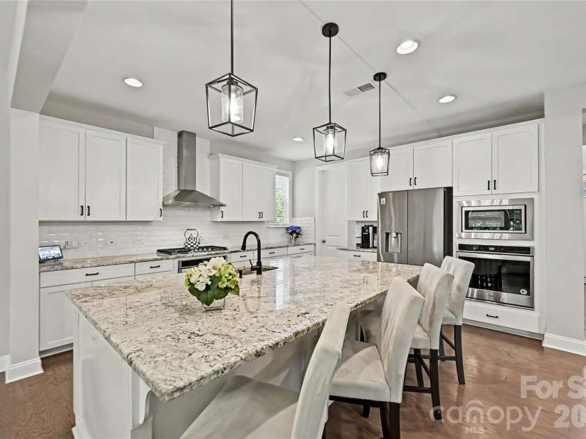 17403 Saranita Lane, Charlotte, NC 28278.  MLS# CAR4380984, YatesRealty ID 23092. 