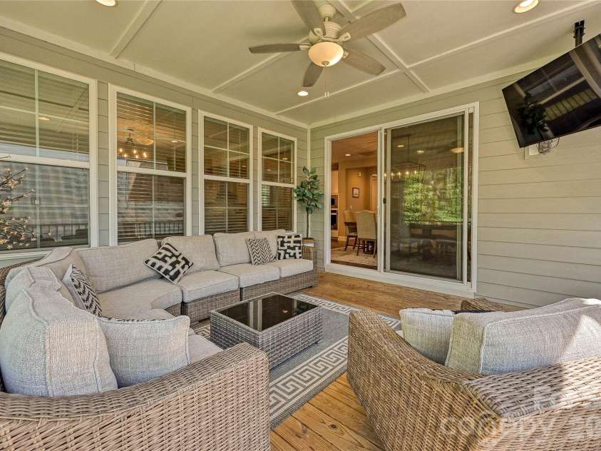 17403 Saranita Lane, Charlotte, NC 28278.  MLS# CAR4380984, YatesRealty ID 23092. 