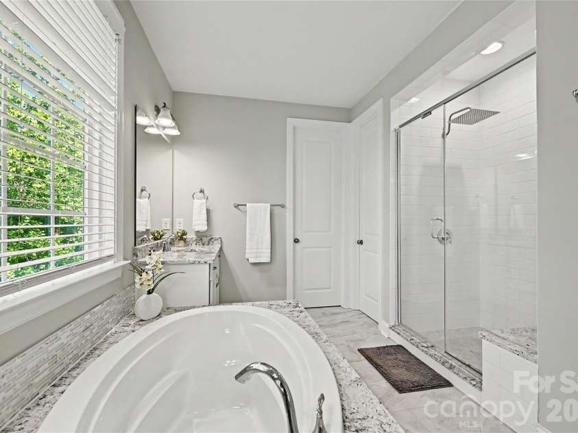 17403 Saranita Lane, Charlotte, NC 28278.  MLS# CAR4380984, YatesRealty ID 23092. 