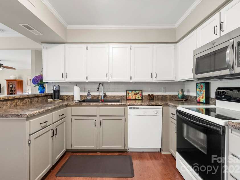 7329 Winery Lane, Charlotte, NC 28227.  MLS# CAR4265924, YatesRealty ID 23093. 