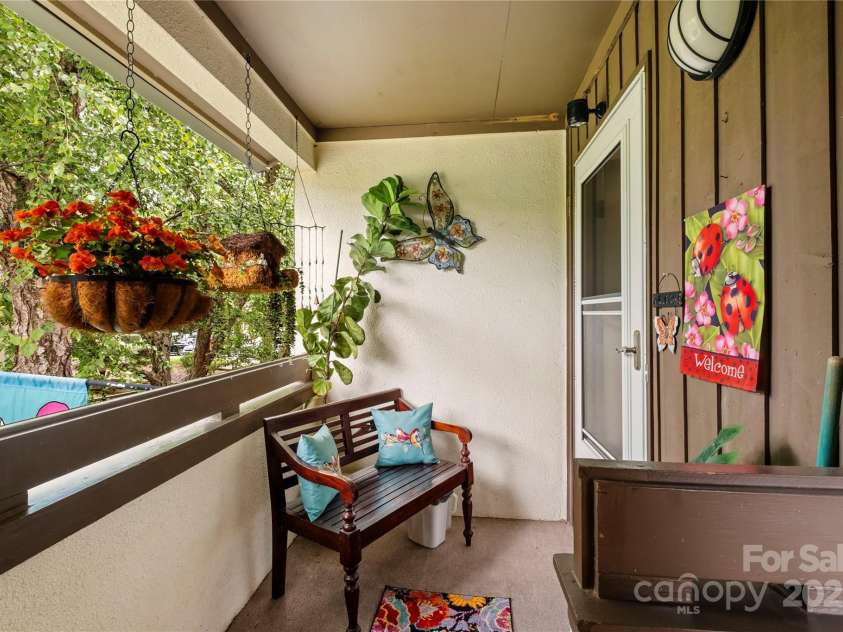 7329 Winery Lane, Charlotte, NC 28227.  MLS# CAR4265924, YatesRealty ID 23093. Covered entry