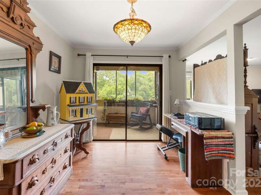 7329 Winery Lane, Charlotte, NC 28227.  MLS# CAR4265924, YatesRealty ID 23093. Dining area or flex area