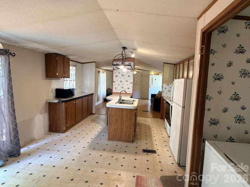 2330 Springdale Drive, Newton, NC 28658.  MLS# CAR4383281, YatesRealty ID 23095. 