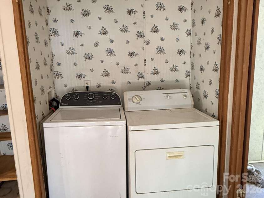 2330 Springdale Drive, Newton, NC 28658.  MLS# CAR4383281, YatesRealty ID 23095. 