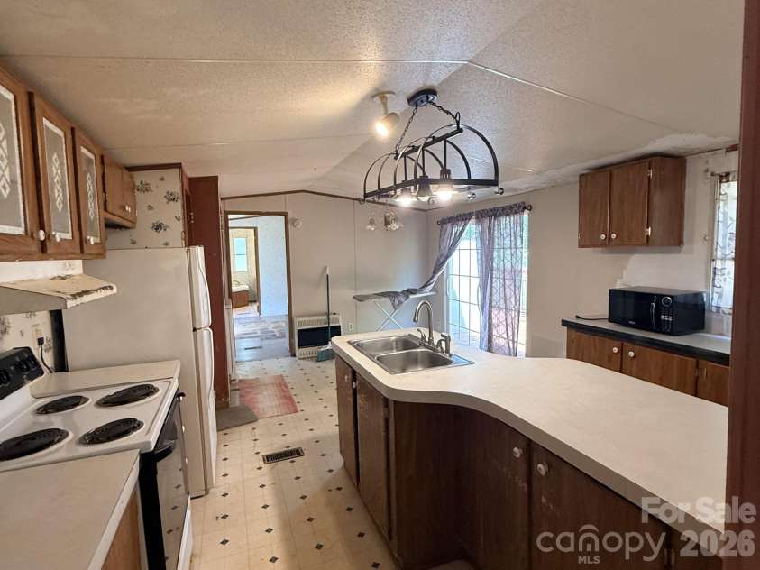 2330 Springdale Drive, Newton, NC 28658.  MLS# CAR4383281, YatesRealty ID 23095. 