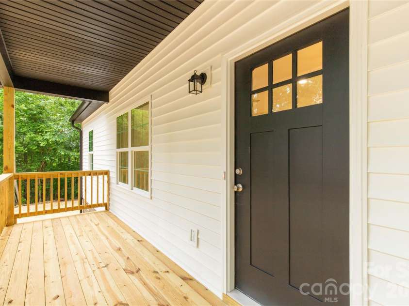 172 Spring Meadow Drive, Clover, SC 29710.  MLS# CAR4377578, YatesRealty ID 23096. 
