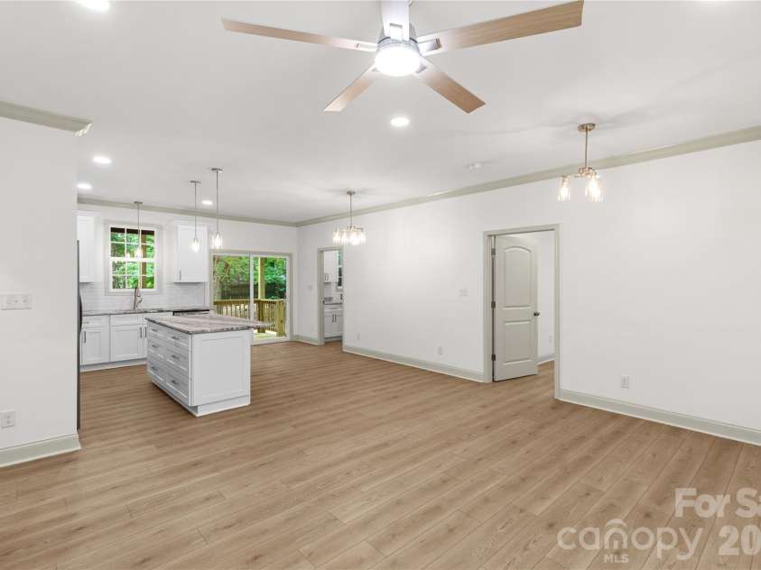 172 Spring Meadow Drive, Clover, SC 29710.  MLS# CAR4377578, YatesRealty ID 23096. 